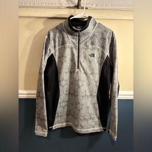 The North Face Black and Gray Patterned 1/4 Zip Up Pullover, Men’s Size Medium